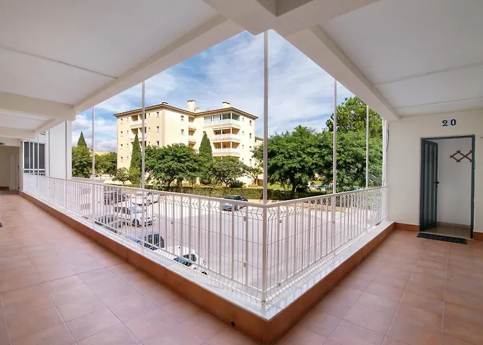 T1 Em - Parque Mourabel * Vilamoura